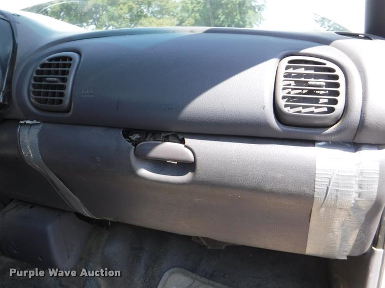 image for item J5675 1999 Dodge Ram 2500 pickup truck