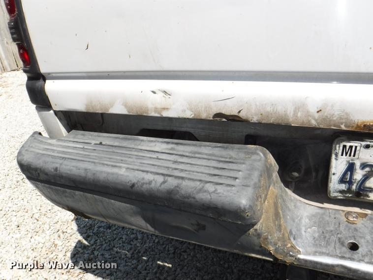 image for item J5675 1999 Dodge Ram 2500 pickup truck