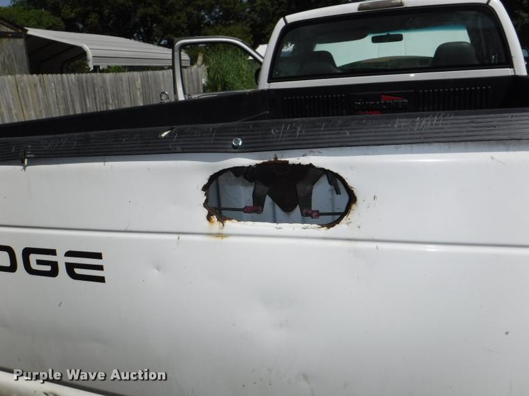 image for item J5675 1999 Dodge Ram 2500 pickup truck