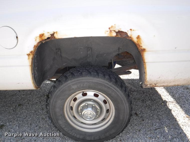 image for item J5675 1999 Dodge Ram 2500 pickup truck