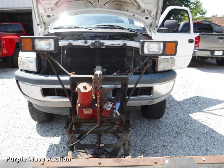 image for item J5675 1999 Dodge Ram 2500 pickup truck