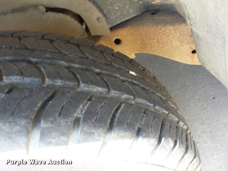 image for item J8607 1994 Chevrolet C1500 pickup truck