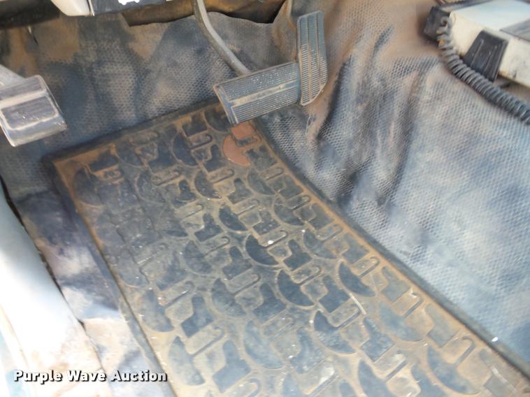 image for item J8607 1994 Chevrolet C1500 pickup truck