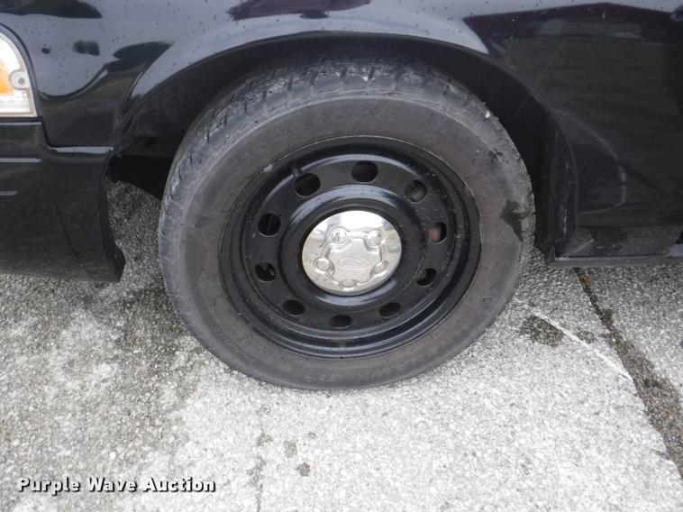 image for item K5928 2011 Ford Crown Victoria Police Interceptor