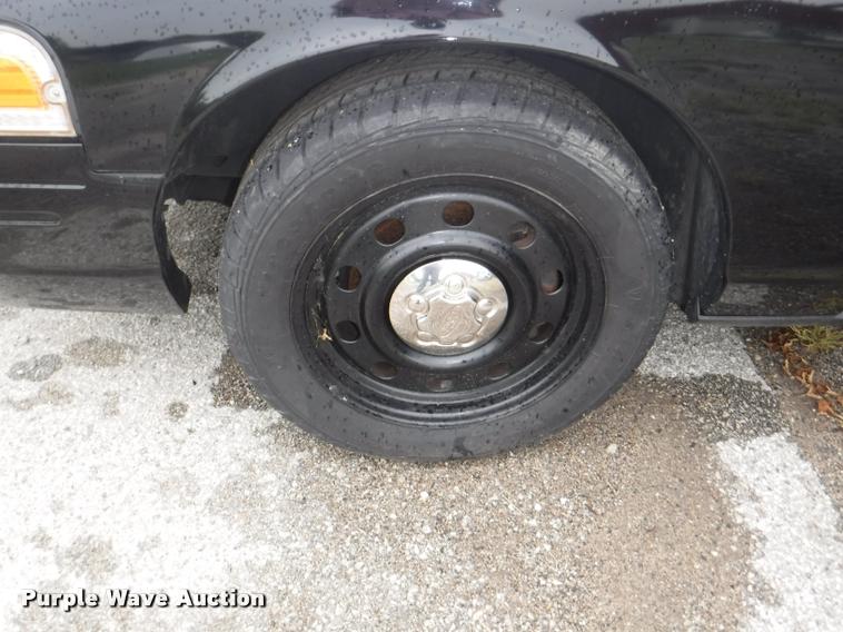 image for item K5929 2011 Ford Crown Victoria Police Interceptor