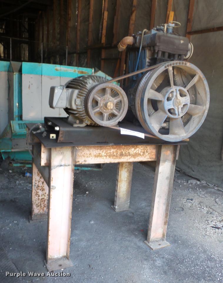 image for item K6464 Quincy 390 air compressor