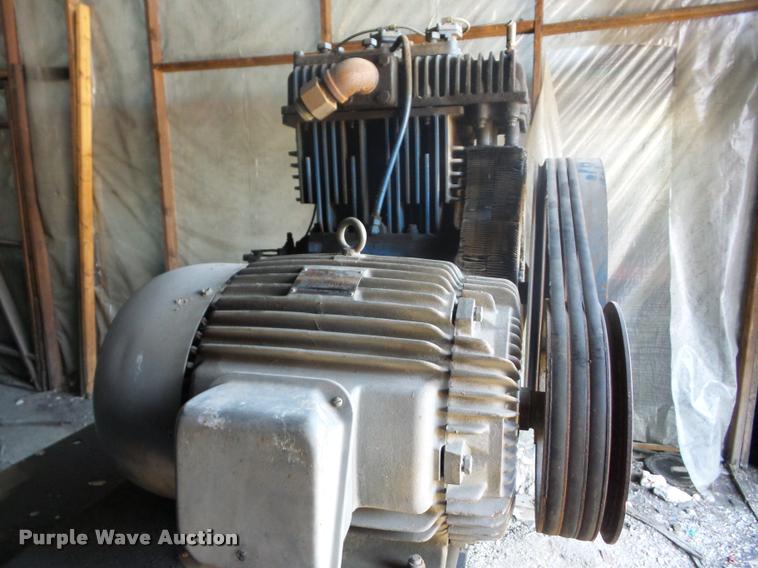 image for item K6464 Quincy 390 air compressor