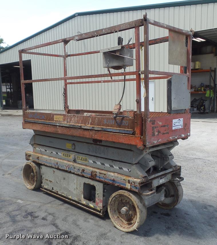 image for item K7539 2005 Skyjack SJ III 3220 scissor lift