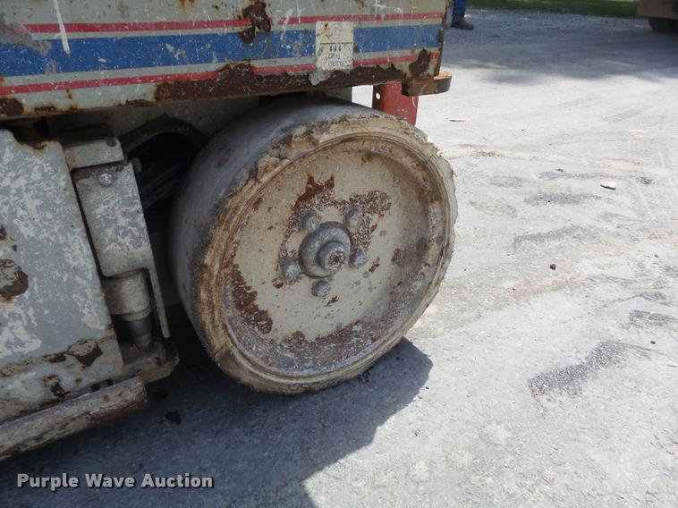 image for item K7539 2005 Skyjack SJ III 3220 scissor lift