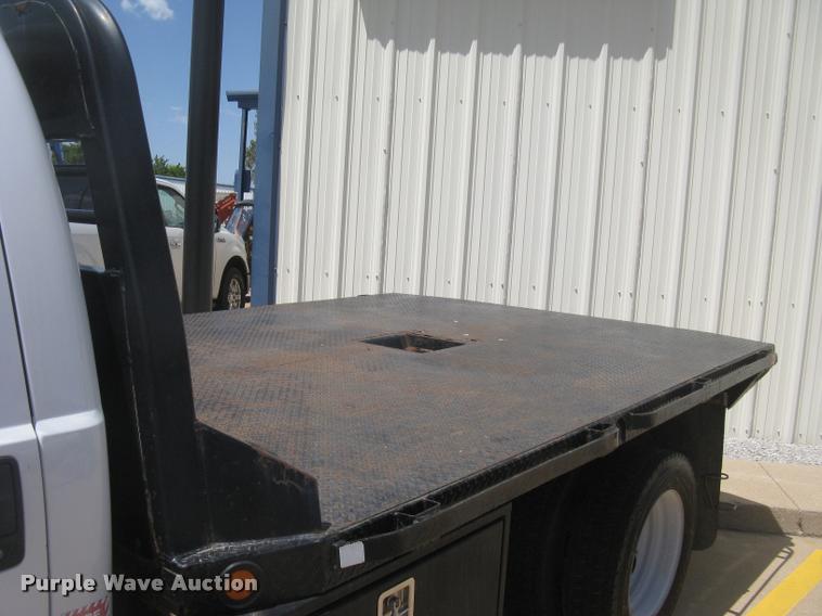 image for item L2309 2009 Ford F450 XL Super Duty flatbed truck