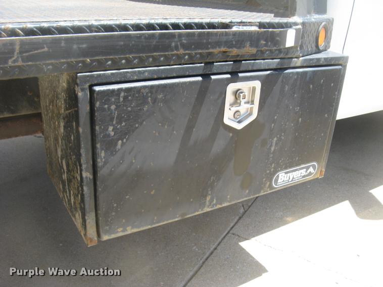 image for item L2309 2009 Ford F450 XL Super Duty flatbed truck