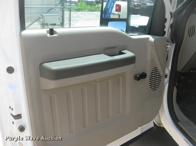 image for item L2309 2009 Ford F450 XL Super Duty flatbed truck