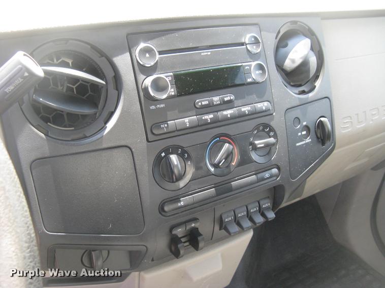 image for item L2309 2009 Ford F450 XL Super Duty flatbed truck