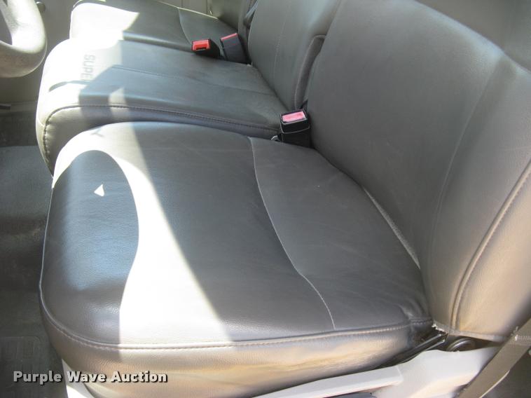 image for item L2309 2009 Ford F450 XL Super Duty flatbed truck