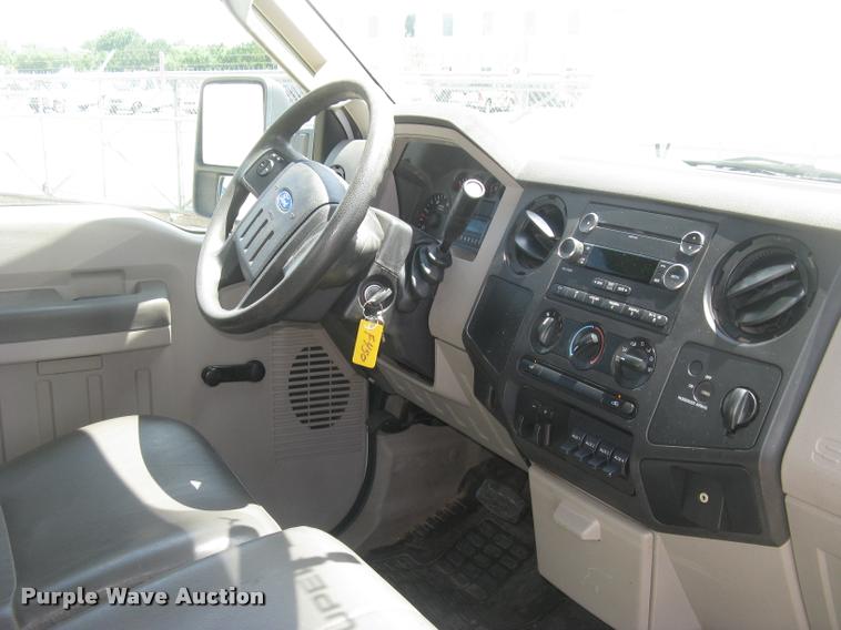 image for item L2309 2009 Ford F450 XL Super Duty flatbed truck