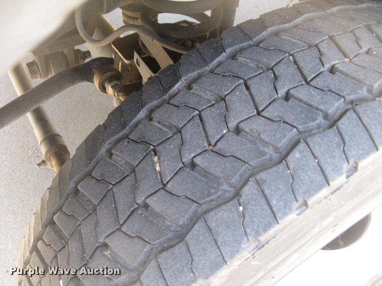 image for item L2309 2009 Ford F450 XL Super Duty flatbed truck