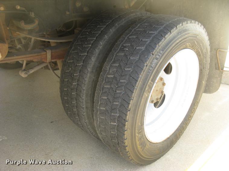 image for item L2309 2009 Ford F450 XL Super Duty flatbed truck