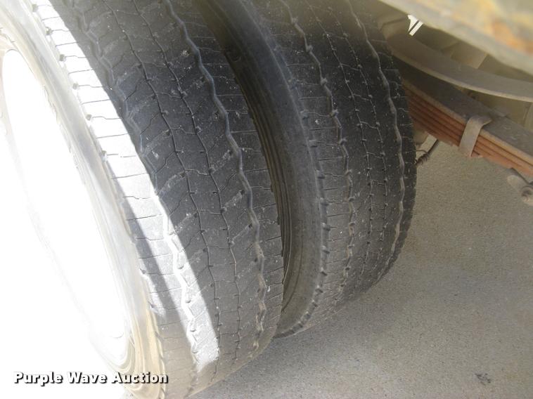 image for item L2309 2009 Ford F450 XL Super Duty flatbed truck