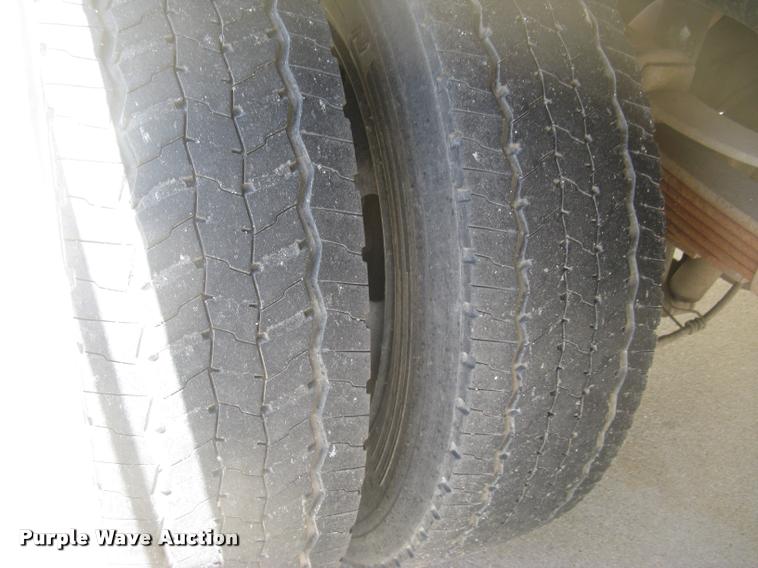 image for item L2309 2009 Ford F450 XL Super Duty flatbed truck