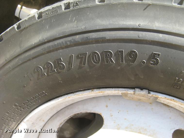 image for item L2309 2009 Ford F450 XL Super Duty flatbed truck