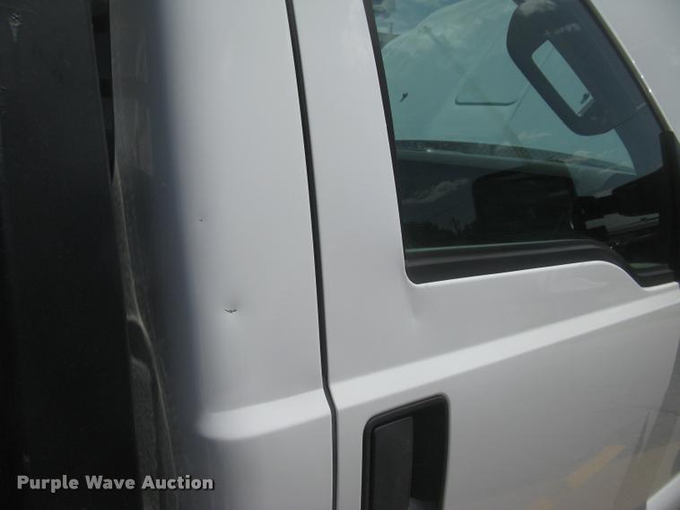 image for item L2309 2009 Ford F450 XL Super Duty flatbed truck