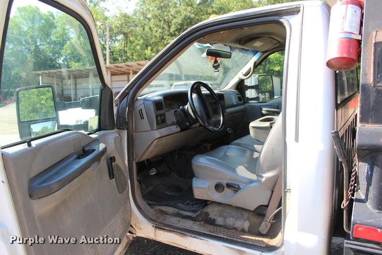 image for item L3179 2000 Ford F550 XL dump truck