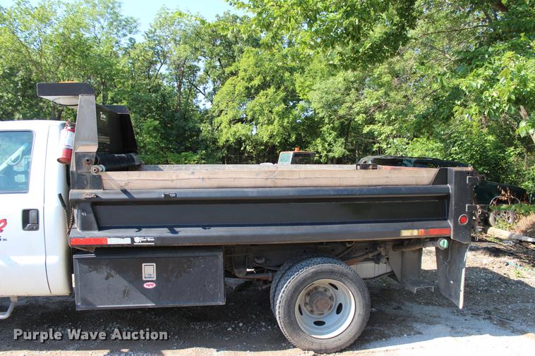 image for item L3179 2000 Ford F550 XL dump truck