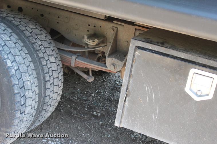 image for item L3179 2000 Ford F550 XL dump truck