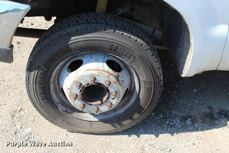 image for item L3179 2000 Ford F550 XL dump truck