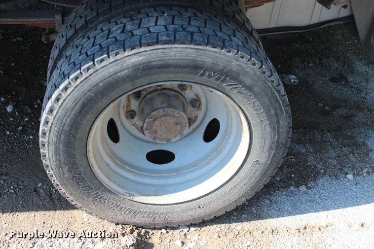 image for item L3179 2000 Ford F550 XL dump truck