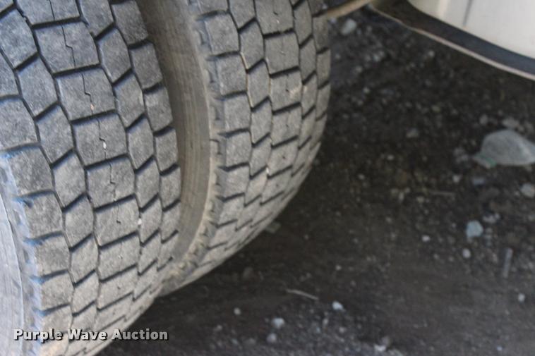 image for item L3179 2000 Ford F550 XL dump truck