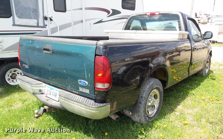 image for item L5543 2001 Ford F150 pickup truck