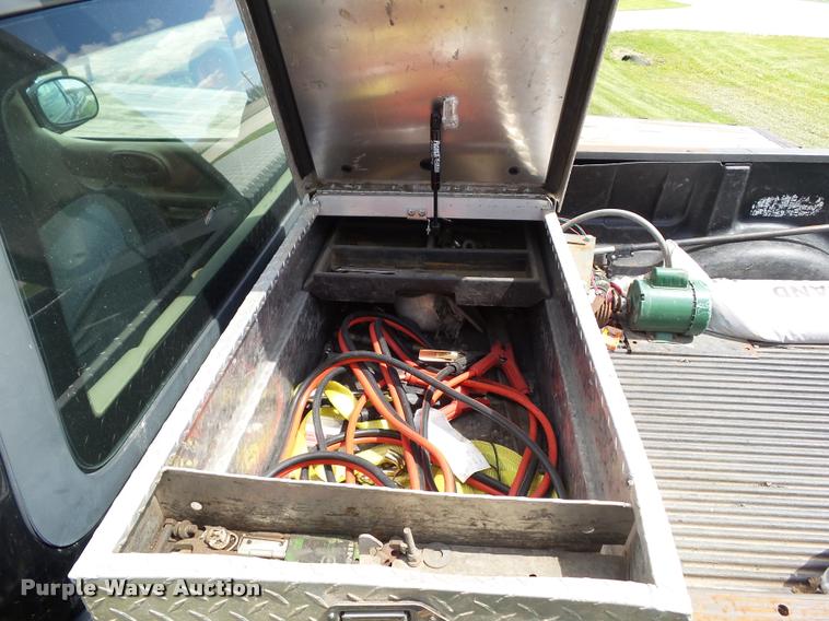 image for item L5543 2001 Ford F150 pickup truck