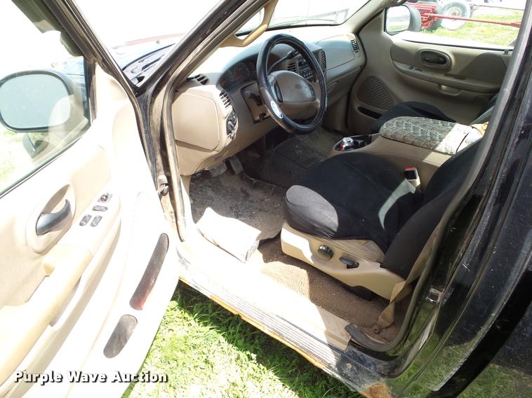 image for item L5543 2001 Ford F150 pickup truck