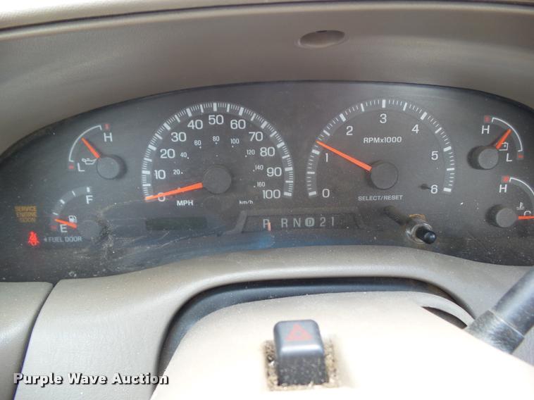 image for item L5543 2001 Ford F150 pickup truck