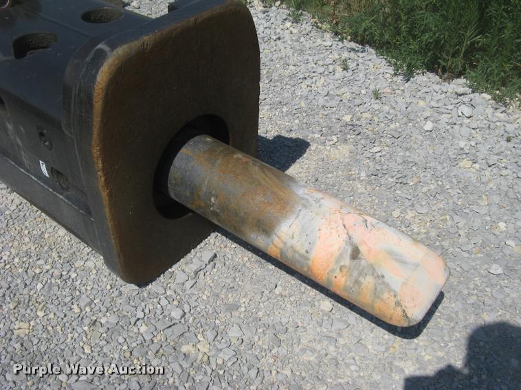 image for item AR9775 2011 Caterpillar H160DS roll-out hydraulic hammer