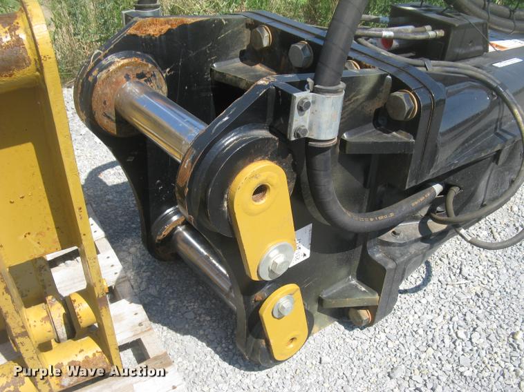 image for item AR9775 2011 Caterpillar H160DS roll-out hydraulic hammer