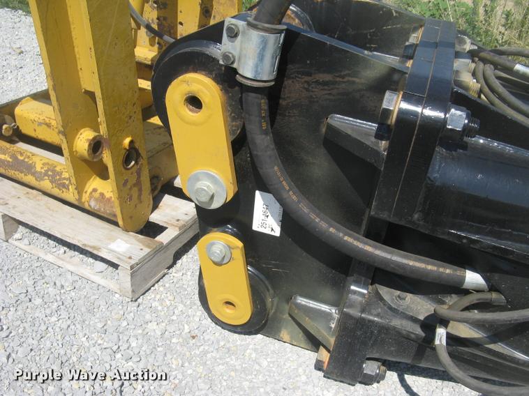 image for item AR9775 2011 Caterpillar H160DS roll-out hydraulic hammer
