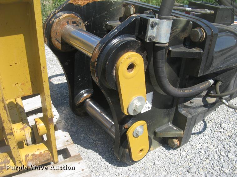 image for item AR9775 2011 Caterpillar H160DS roll-out hydraulic hammer