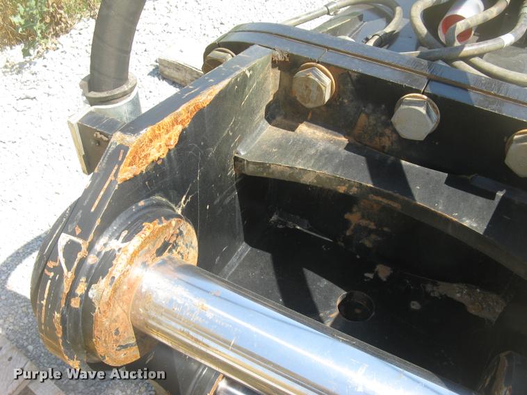 image for item AR9775 2011 Caterpillar H160DS roll-out hydraulic hammer