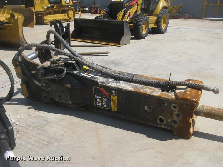 image for item AR9777 2013 Caterpillar H140ES roll-out hydraulic hammer