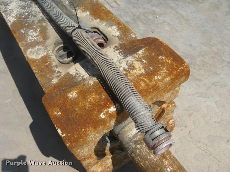 image for item AR9777 2013 Caterpillar H140ES roll-out hydraulic hammer