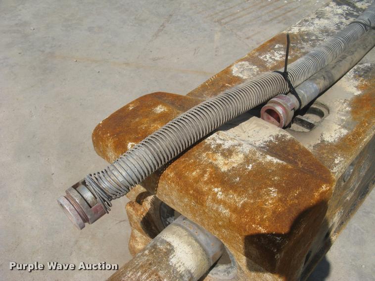 image for item AR9777 2013 Caterpillar H140ES roll-out hydraulic hammer