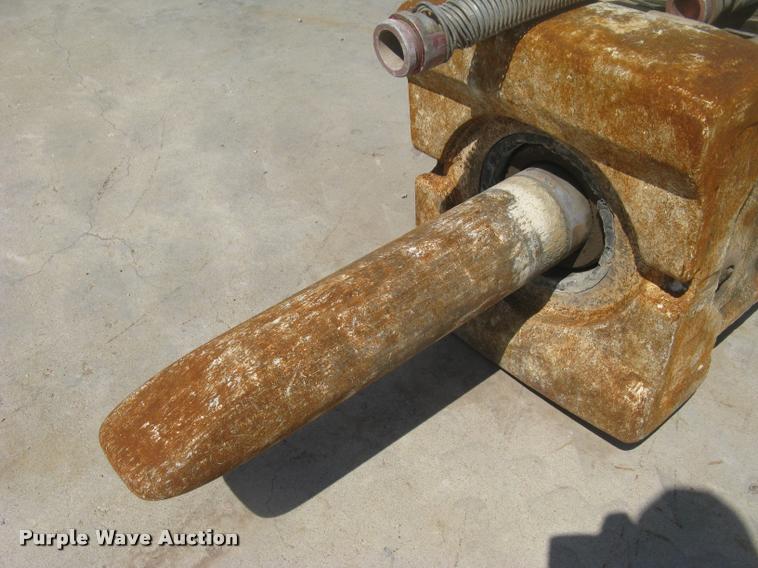 image for item AR9777 2013 Caterpillar H140ES roll-out hydraulic hammer