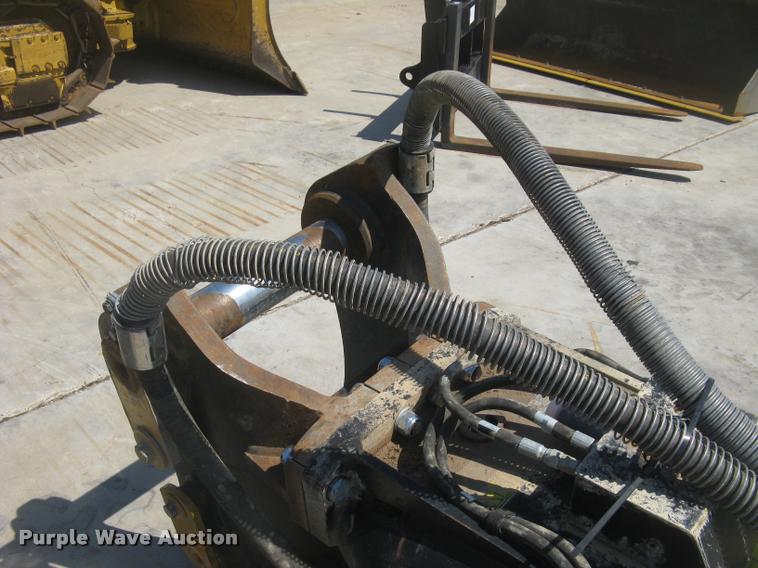 image for item AR9777 2013 Caterpillar H140ES roll-out hydraulic hammer