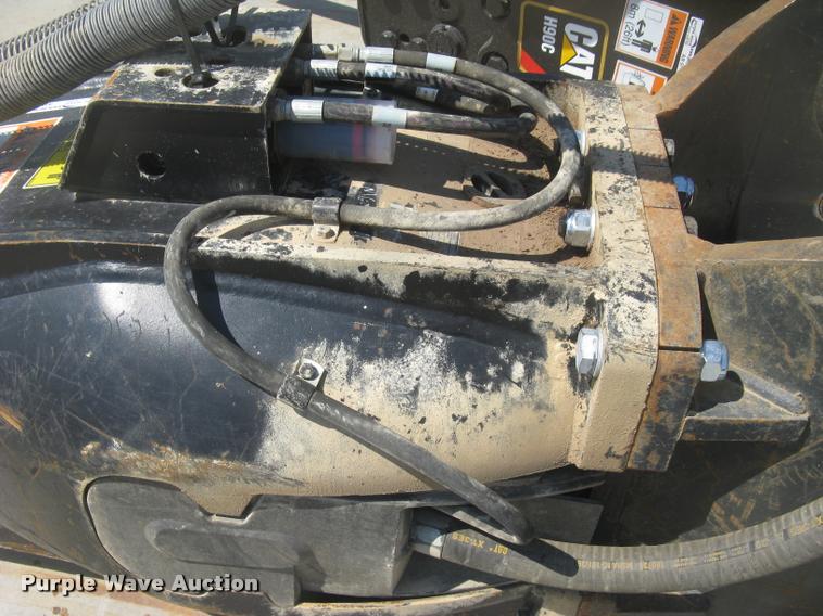 image for item AR9777 2013 Caterpillar H140ES roll-out hydraulic hammer