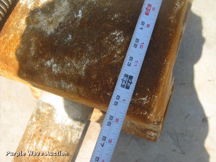 image for item AR9777 2013 Caterpillar H140ES roll-out hydraulic hammer