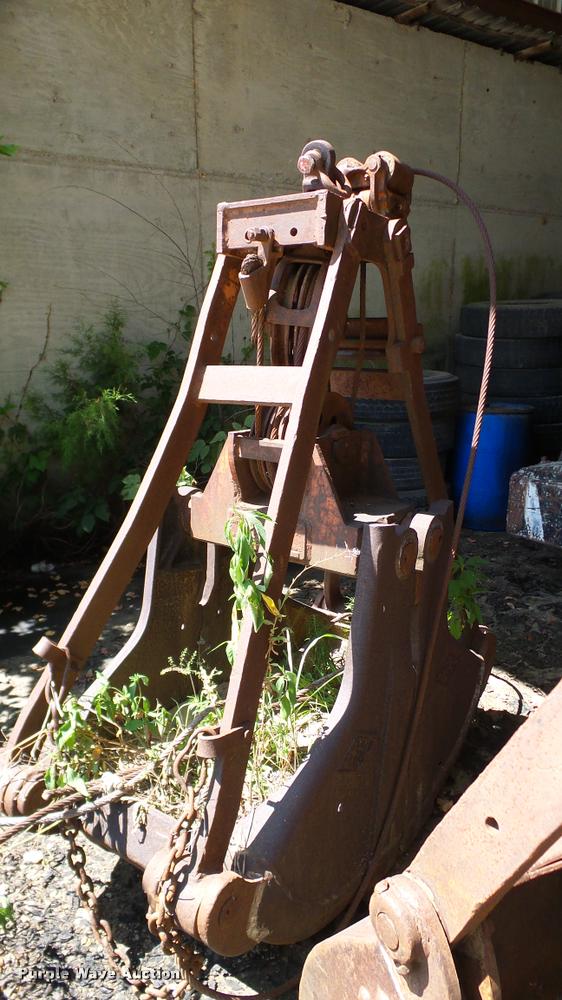 image for item BG9030 (2) clamshell buckets