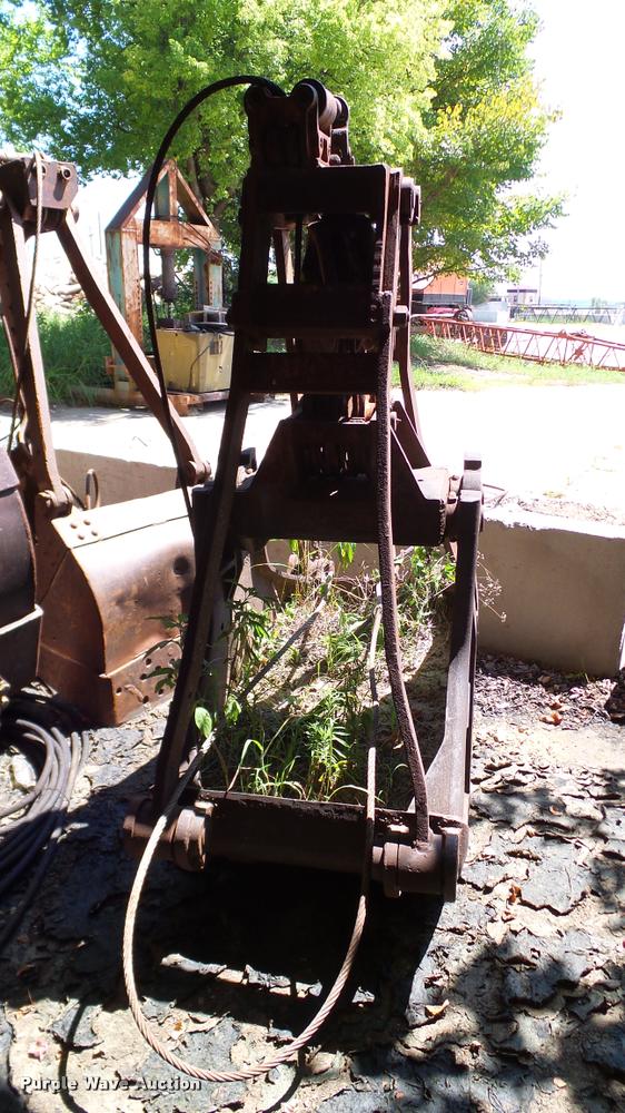 image for item BG9030 (2) clamshell buckets