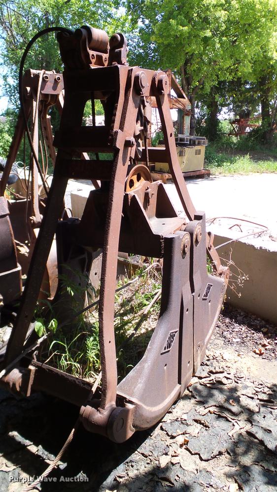 image for item BG9030 (2) clamshell buckets